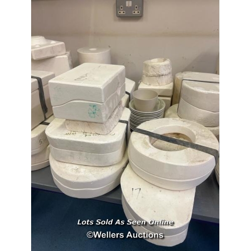 2005 - Approx. x23 assorted pottery moulds for mugs, vases and plaques / Scotch Horn Leisure Centre, Nailse... 