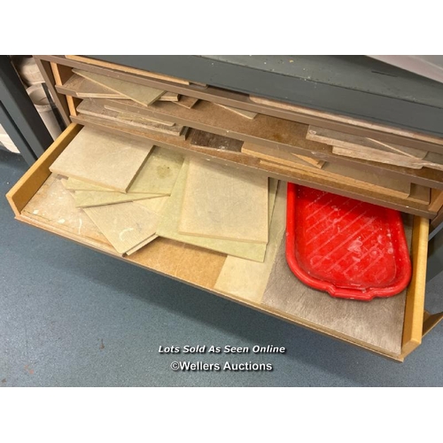 2008 - Quantity of assorted wooden and plastic pottery boards, various sizes / Scotch Horn Leisure Centre, ... 