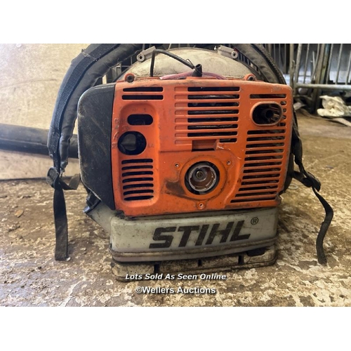 2087 - Stihl BR420 petrol backpack leaf blower, missing front pull start mechanism  / Towerhead Farm, Tower... 