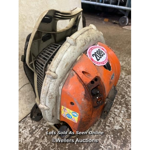 2089 - Stihl BR500 petrol backpack leaf blower, missing nozzle / Towerhead Farm, Towerhead, Banwell, BS29 6... 