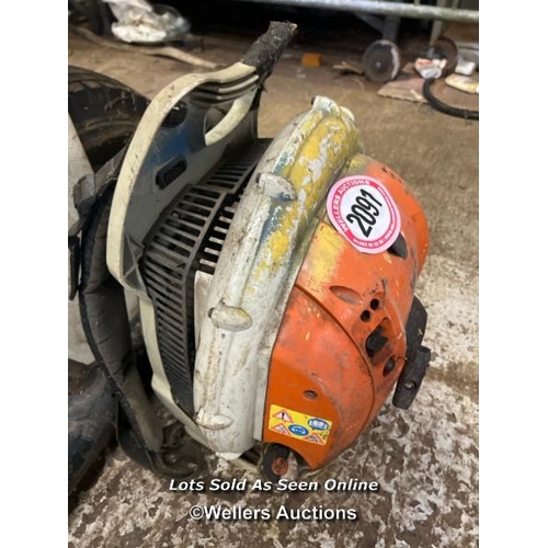 2091 - Stihl BR500 petrol backpack leaf blower / Towerhead Farm, Towerhead, Banwell, BS29 6PQ