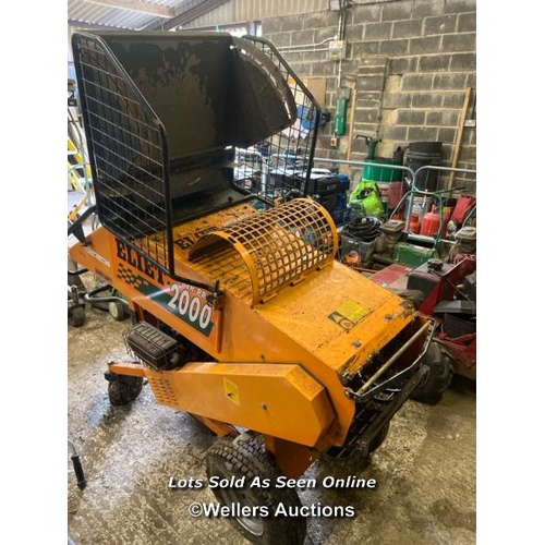 2110 - Eliet Superprof 2000 Wood Chipper, powered by Briggs and Stratton Vanguard 18hp petrol engine, with ... 