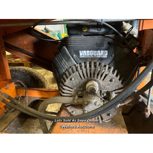 2110 - Eliet Superprof 2000 Wood Chipper, powered by Briggs and Stratton Vanguard 18hp petrol engine, with ... 