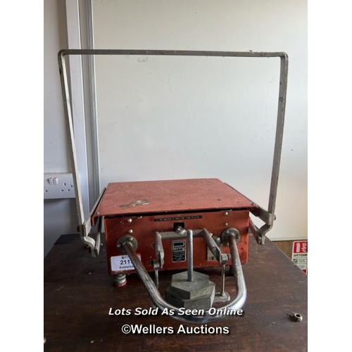 2119 - Vintage sack scales by Perry, London Road, Sounthend-on-Sea, historically used by trading standards,... 