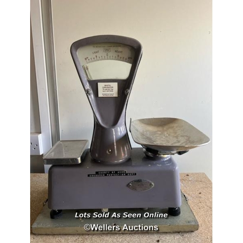 2150 - Scales for County of Avon, to weigh 5LB, in carry case , 55cm h x 43cm w x 20cm d / Towerhead Farm, ... 