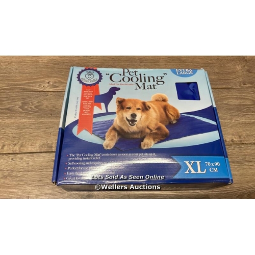 6069 - COOL CLUB XL DOG COOLING MAT / MINIMAL SIGNS OF USE / D12