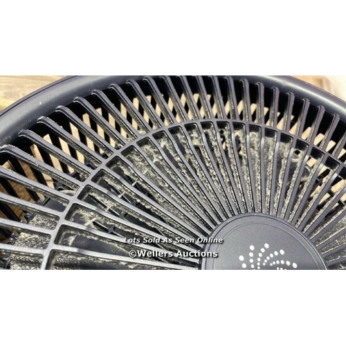 6113 - NSA ULTIMATE FOLDING FAN WITH REMOTE CONTROL, FFDC-24RC / SIGNS OF USE / D15