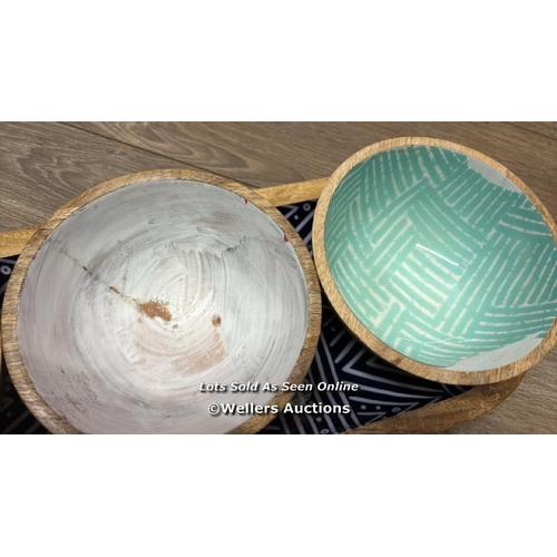 6724 - MESA WOODEN BOWL AND TRAY SET, 4 PIECE / SIGNS OF USE PLEASE SEE IMAGES  / E57