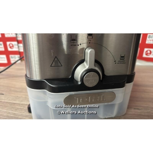 6725 - TEFAL OLEOCLEAN PRO DEEP FRYER FR804140 / SIGNS OF USE  / E58