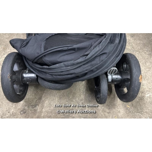 6729 - JOIE LITERAX PRO 3-IN-1 COMPACT STROLLER / SIGNS OF USE / P2