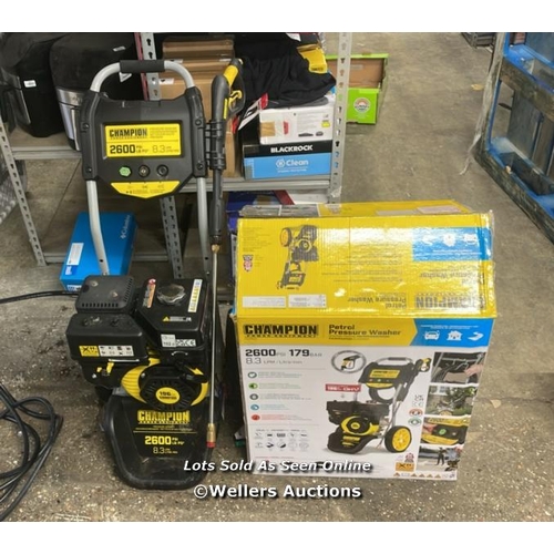 6736 - CHAMPION PETROL 2600 PSI PRESSURE WASHER / SIGNS OF USE / PALLET