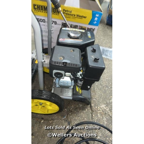 6736 - CHAMPION PETROL 2600 PSI PRESSURE WASHER / SIGNS OF USE / PALLET