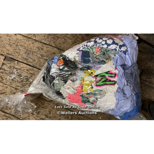 657 - BAG OF PRE OWNED T-SHIRTS