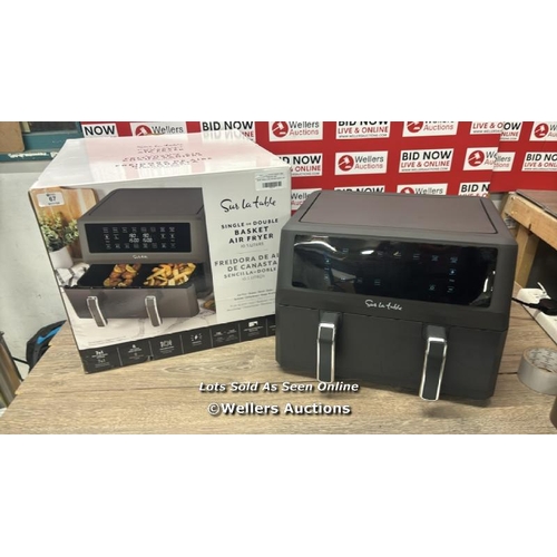 67 - SUR TABLE AIR FRYER NEW 2 IN 1 / POWERS UP / SIGNS OF USE / LOOSE DISPLAY / E70