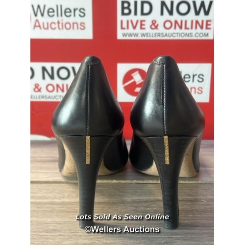 3210 - LADIES PRE-OWNED HUGO BOSS HEELS / EU SIZE 39 / G70