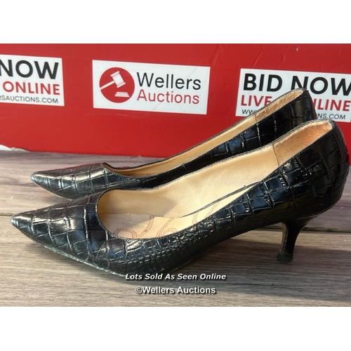 3213 - LADIES PRE-OWNED LUCY CHOI HEELS / EU SIZE 39 / ONE HEEL DAMAGED(SEE IMAGES) / G70