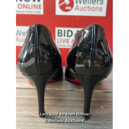 3218 - LADIES PRE-OWNED CHISTIAN LOUBOUTIN BLACK STILETTOS / EU SIZE 39 1/2  / G70