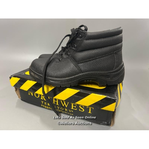 3247 - GENTS NEW NORTHWEST BOOTS / UK 6 / T32