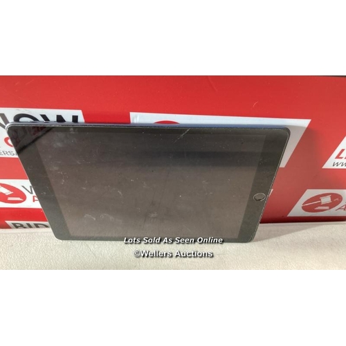 3981 - APPLE IPAD / MODEL A2198/ SERIAL: DMPCH0K6MDFX - GREY