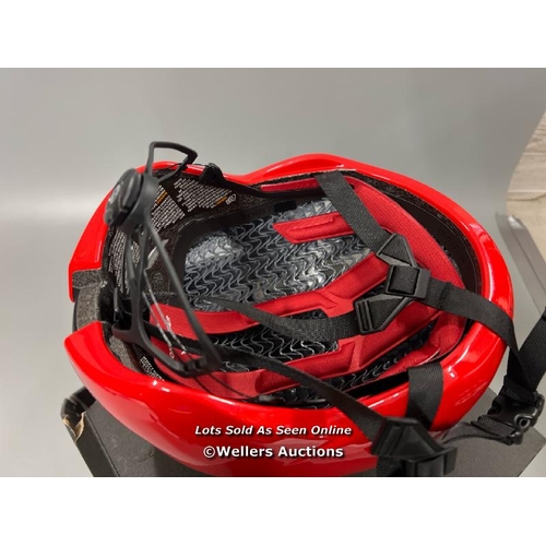 18 - BONTRAGER CIRCUIT WAVECEL ADULT BIKE HELMET / SMALL / MINIMAL, IF  ANY, SIGNS OF USE / T9