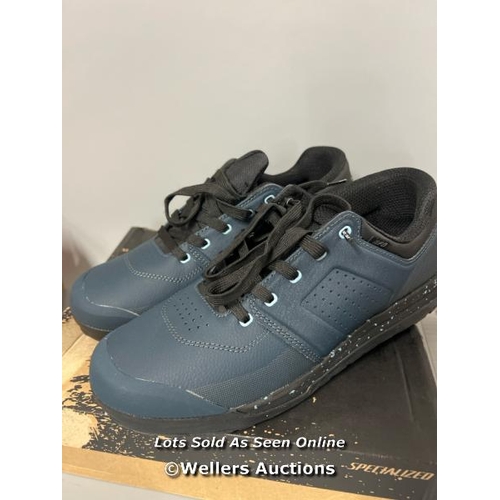 30 - X2 CYCLING SHOES / X1 SPECIALIZED TORCH 3 SHOES(UK 8.6) / X1 SPECIALIZED WFO DH FLAT SHOES(ODD SIZES... 