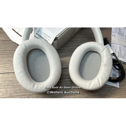 8271 - SONY WHCH720NB NOISE CANCELLING OVEREAR HEADPHONES / MINIMAL SIGNS OF USE / CONNECTS AND PLAYS MUSIC... 