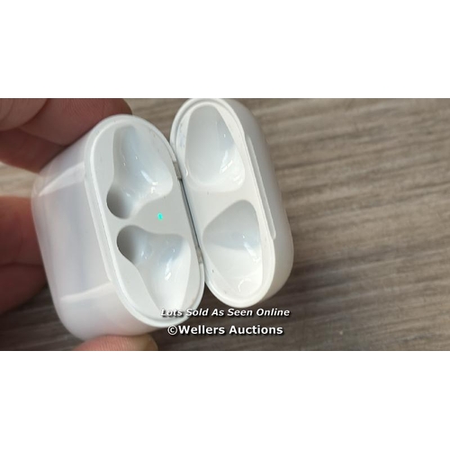 8280 - APPLE AIRPODS / 2ND GEN / WITH CHARGING CASE / MV7N2ZMA / MINIMAL, IF ANY SIGNS OF USE / CONNECTS AN... 