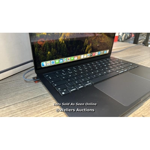 8286 - APPLE MACBOOK AIR 2024 / APPLE M3 CHIP / 8GB RAM / 256GB SSD / 13.6 INCH / MIDNIGHT / MRXV3B/A / APP... 