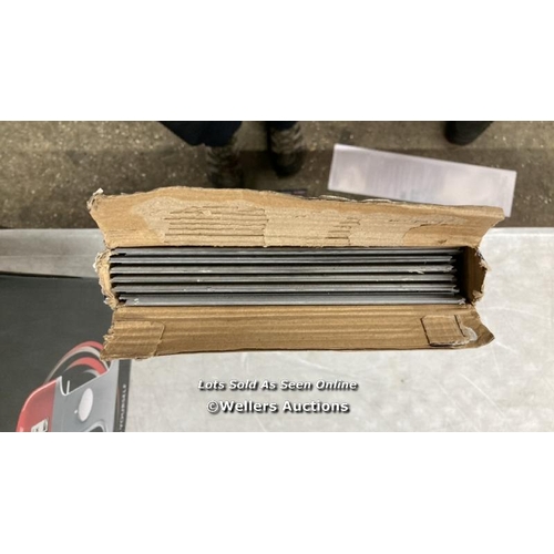 4062 - ALABASTER VINYL FLOORING / OPENED PACK  / W3