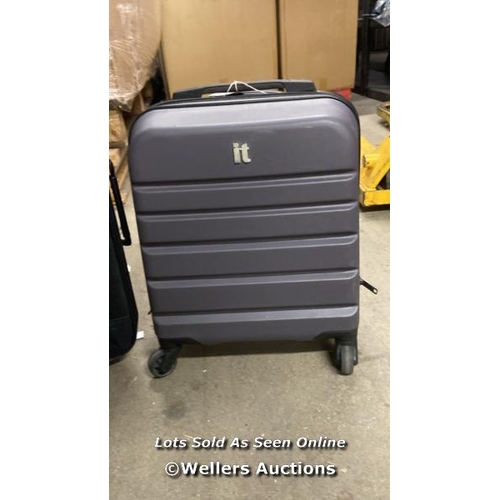 4877 - PRE OWNED LUGGAGE X2 INC. IT AND PRIMARK  / G27