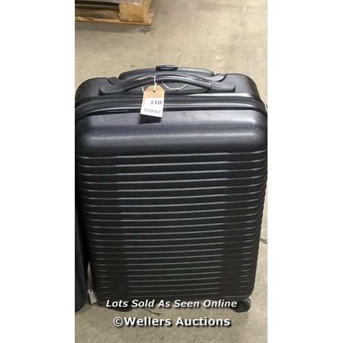 4881 - PRE OWNED LUGGAGE X2 INC. PRIMARK AND TRAVEL SOFT  / G37