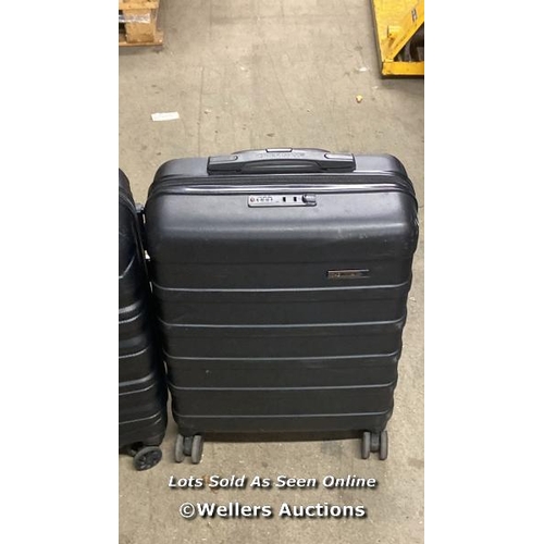 4883 - PRE OWNED LUGGAGE X2 INC. LUMI AND DEVOTA & LOMBA  / G6