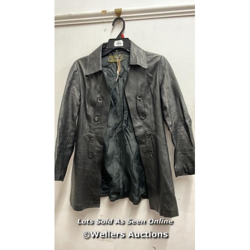 4898 - PRE OWNED JACKET MASTER MARIO GRECCO