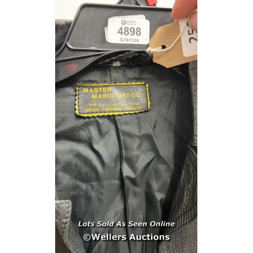 4898 - PRE OWNED JACKET MASTER MARIO GRECCO