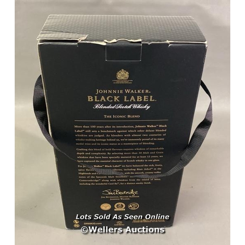 9520 - JOHNNIE WALKER BLACK LABEL BLENDED SCOTCH WHISKY BOX INC. 2X1 LITRE BOTTLES 40% - AGED 12 YEARS