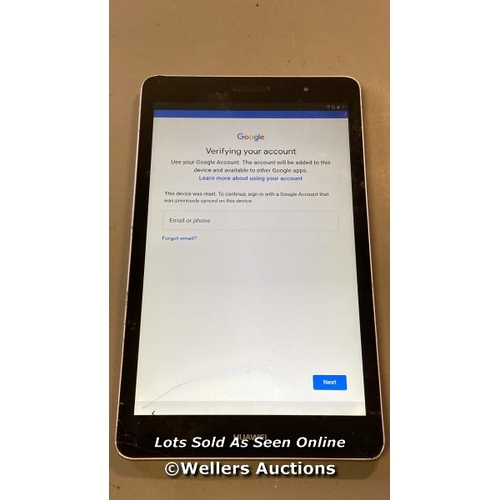 9586 - HUAWEI TABLET / KOB-L09 / SN: 864004037058937 / GOOGLE LOCKED / SILVER / SCREEN DAMAGED