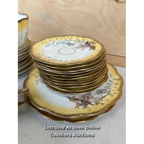 18 - A thirty-four piece foliate patterned part dinner service - NO VAT ON HAMMER / Container No: 240740