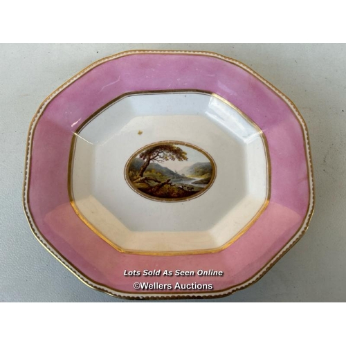 21 - A late 17th or early 18th century Royal Crown Derby no. 205 twenty-one piece part dinner service, so... 