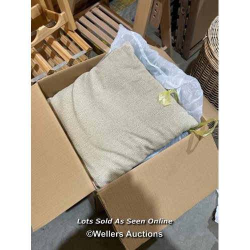 35 - Box of misc. incl. cushions, linen and electronics / VAT applies to the hammer price on this lot / C... 