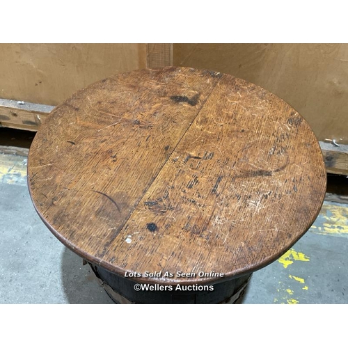 60 - Whiskey barrel converted coffee/bar table with round oak top, 45cm h x 46cm diameter / No VAT on ham... 