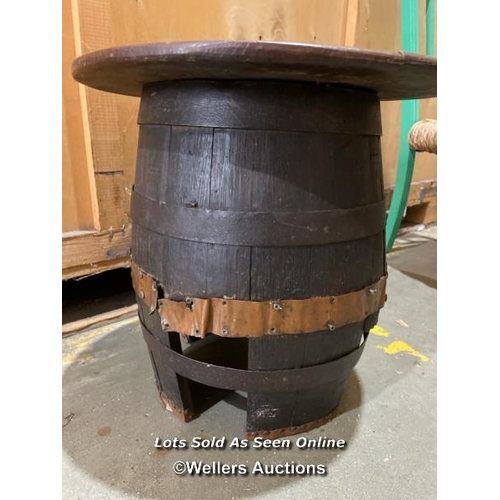 60 - Whiskey barrel converted coffee/bar table with round oak top, 45cm h x 46cm diameter / No VAT on ham... 