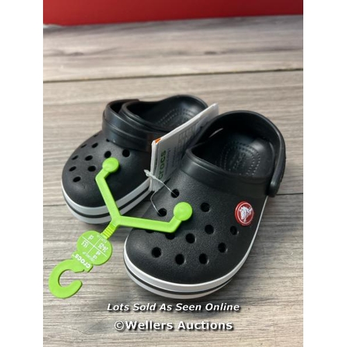 6507 - CHILDRENS NEW CROCS - BLACK - C8 / H65