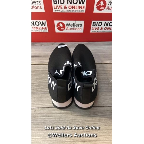 6553 - LADIES NEW DKNY SLIP ON TRAINERS - UK 6  / G4