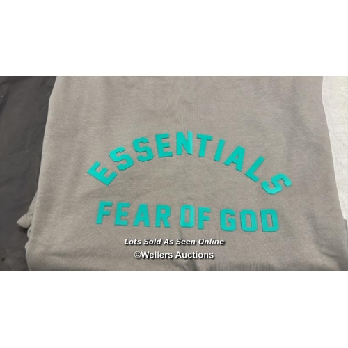 7055 - FEAR OF GOD ESSENTIALS TEE SHORT SLEEVE CENTRAL OVAL BRANDING / S / APPEARS NEW & UNWORN / SEE IMAGE... 