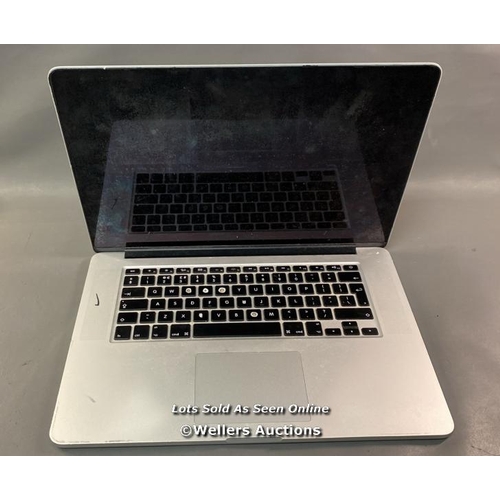 9513 - APPLE MAC BOOK PRO 15