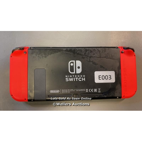 9625 - PRE OWNED NINTENDO SWITCH / MODEL HAC-001/ SN: XAJ40053618586 WITH CONTROLLER X2 + JOY CON -WRIST WR... 