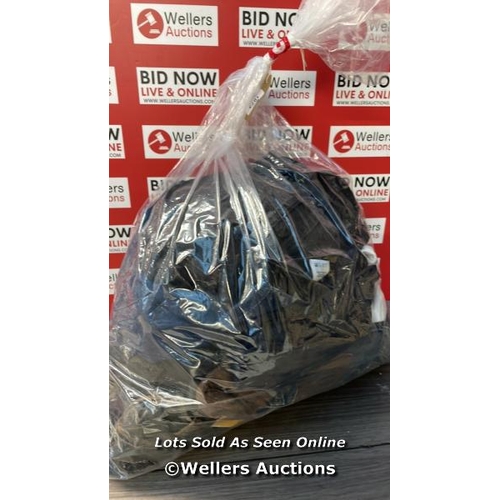 1073 - BAG OF PRE OWNED JEANS  / S