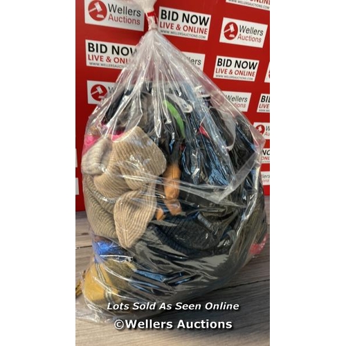 1075 - BAG OF PRE OWNED TRAINERS INC. LEVI'S  / S