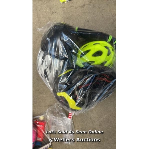 1078 - BAG OF PRE OWNED HELMETS  / S