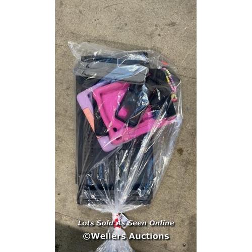 1085 - BAG OF PRE OWNED TABLET CASES  / S